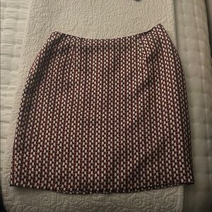Ann Taylor Stylish Black and White Patterned 100% Silk Skirt
